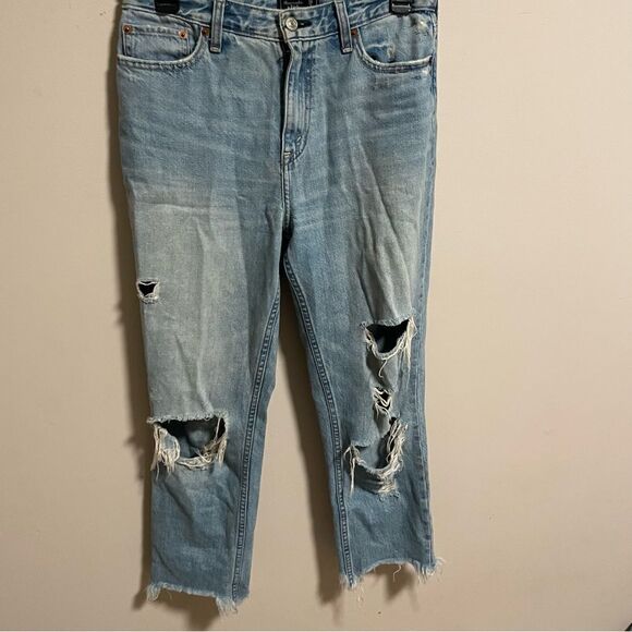 Abercrombie & Fitch Annie Girlfriend Distressed Jeans- Size 2S (26) - Picture 4 of 8